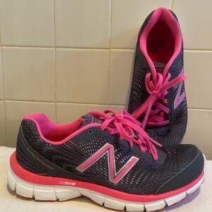 🌺New Balance Cush 575 Pink and Black Running Shoes size 6